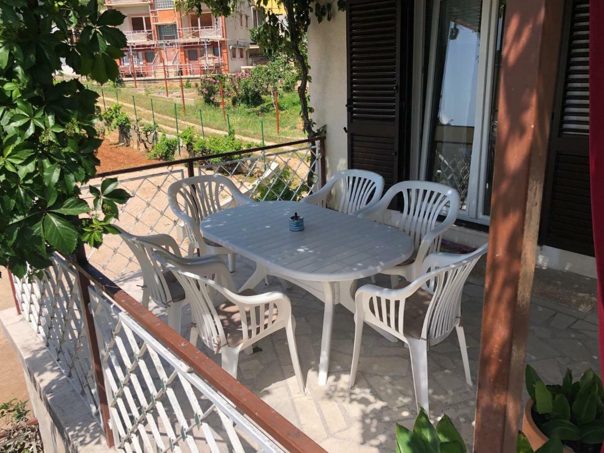 Villa Lorenta Apartments Primošten Kültér fotó